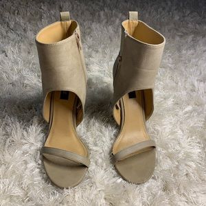 beautiful tan(ish) heels
